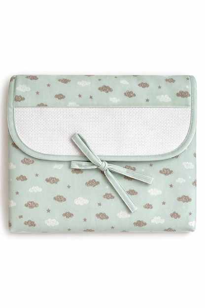 Cambiador plegable para bebé BM Ricami con tela Aida para bordar en punto de cruz y cierre con lazo.