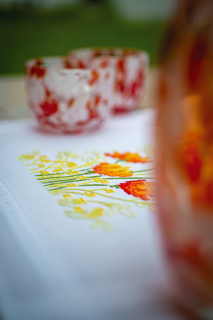 Camino de Mesa - "Flores & Mariposas Naranjas" - PN0187941