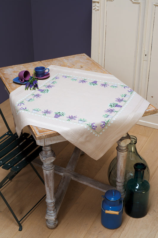 Kit de punto de cruz para crear centro de mesa con diseño de lavandas de Vervaco