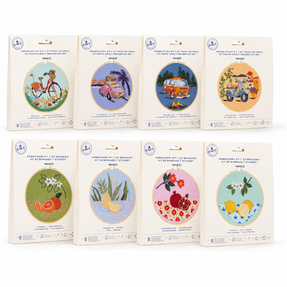 Colección con los 8 kits de DMC de punto de cruz y bordado Budget Kits. Kits económicos con todo incluido. Bastidor redondo incluido.