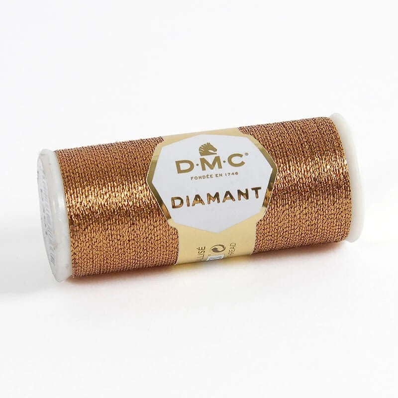 Hilo metalizado DMC Diamant D301 en bobina de 33 metros para bordado y punto de cruz con efecto brillante