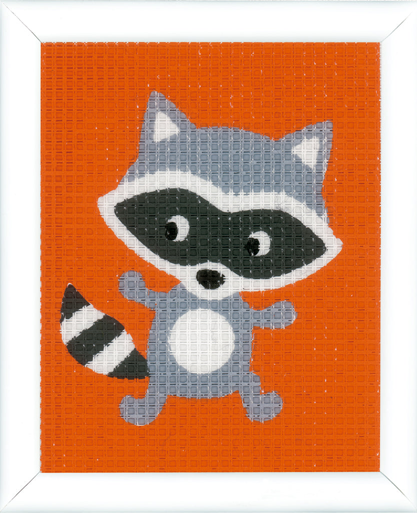 Kit canvas bordado niños mapachito gris con careta negra sobre fondo naranja – Vervaco PN-0157757