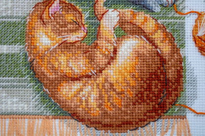 Kit de Punto de Cruz Aine "Gatos y hilos" - A1035