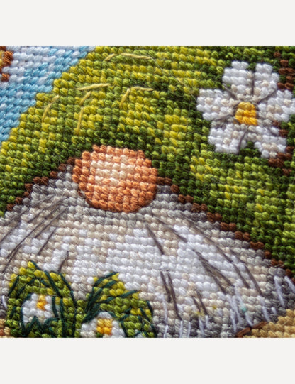 Kit de Punto de Cruz Aine "Gnomo Florido" - A1042