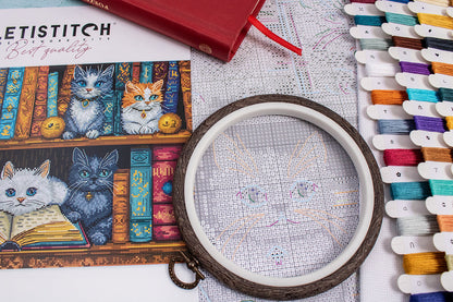 Kit de Punto de Cruz Letistitch "Bookshelf Cats" - L9917