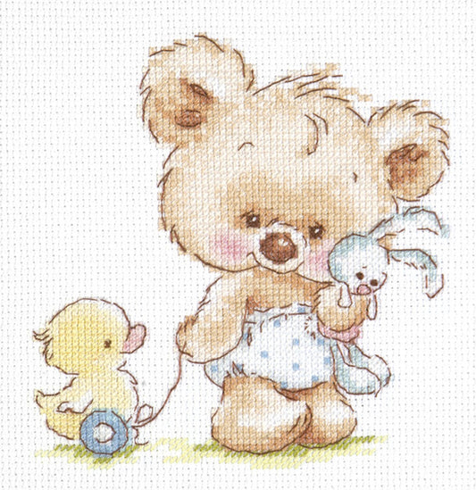Kit de punto de cruz Mis Juguetes con osito infantil rodeado de juguetes y patito en estilo suave y delicado.