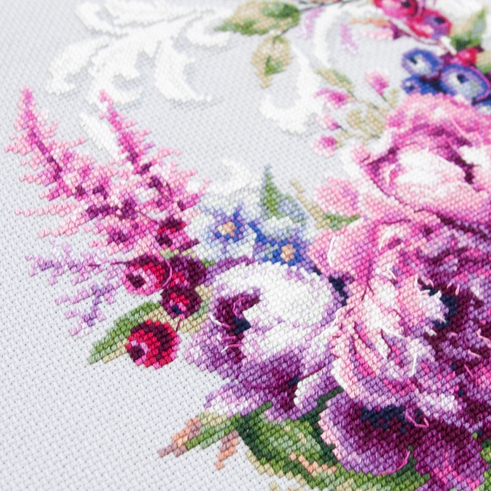 Kit de Punto de Cruz "Purple Silk Peonies" 70-04 Magic Needle