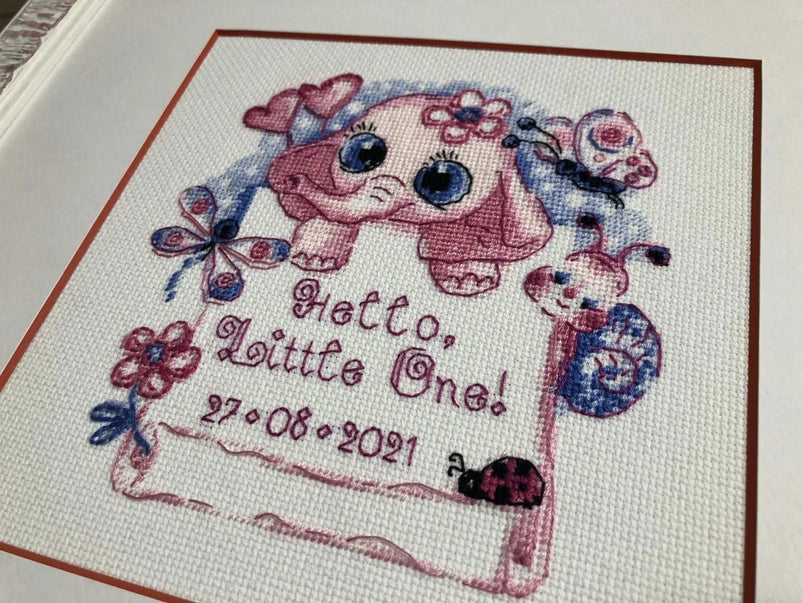 Kit de Punto de Cruz Riolis "¡Hola, Pequeño! Niña" - 1934