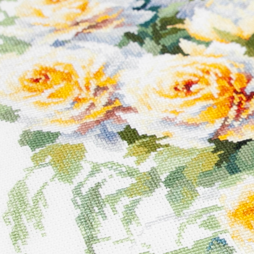 Kit de Punto de Cruz "The Queen of Flowers" 70-08 Magic Needle