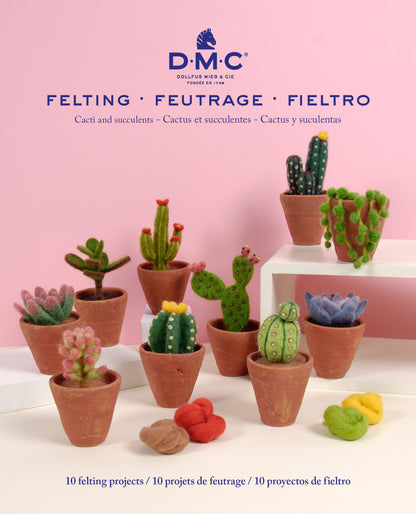 Libro de fieltro DMC “Cactus y Suculentas” con 10 proyectos creativos para elaborar cactus y crasas en lana cardada con instrucciones paso a paso en 7 idiomas.