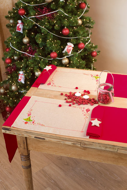 Set mit 2 Tischdecken – „Weihnachtsbaum und Herzen“ – PN0145437