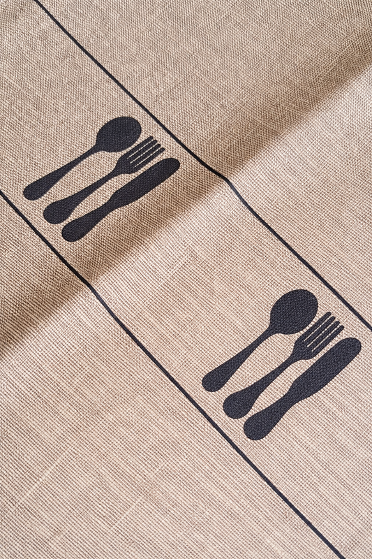 Paño de cocina para bordar BM Ricami con diseño de cubiertos en lino y algodón con cinta Aida 14 ct para punto de cruz.