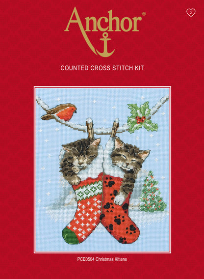 Información Kit de punto de cruz de dos gatos dentro de calcetines de navidad en fondo nevado de Anchor